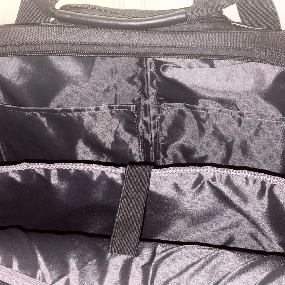 Solo NY Bryant rolling case; never used - Picture 5 of 9